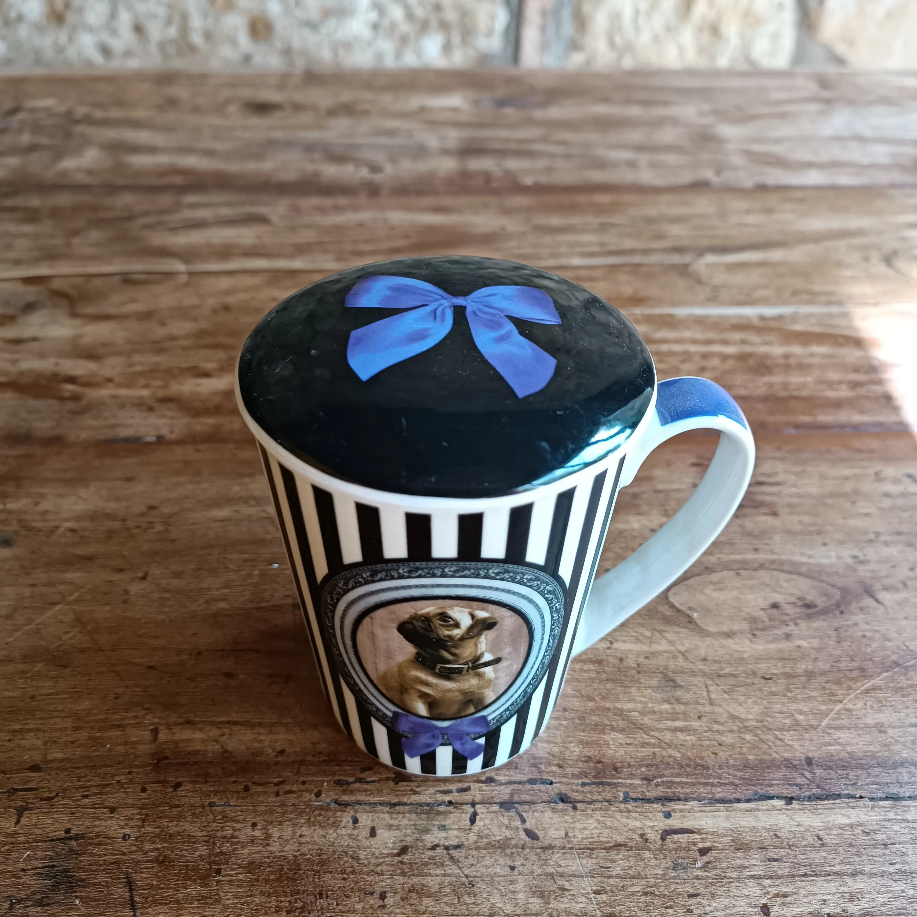 Tazza Mug in porcellana con filtro acciaio e coperchio - decorata con cane carlino - Image 3